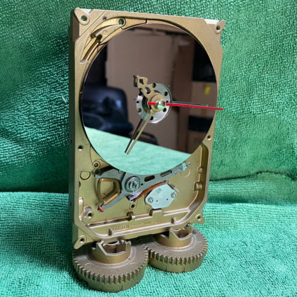 Часы "Gold HDD"