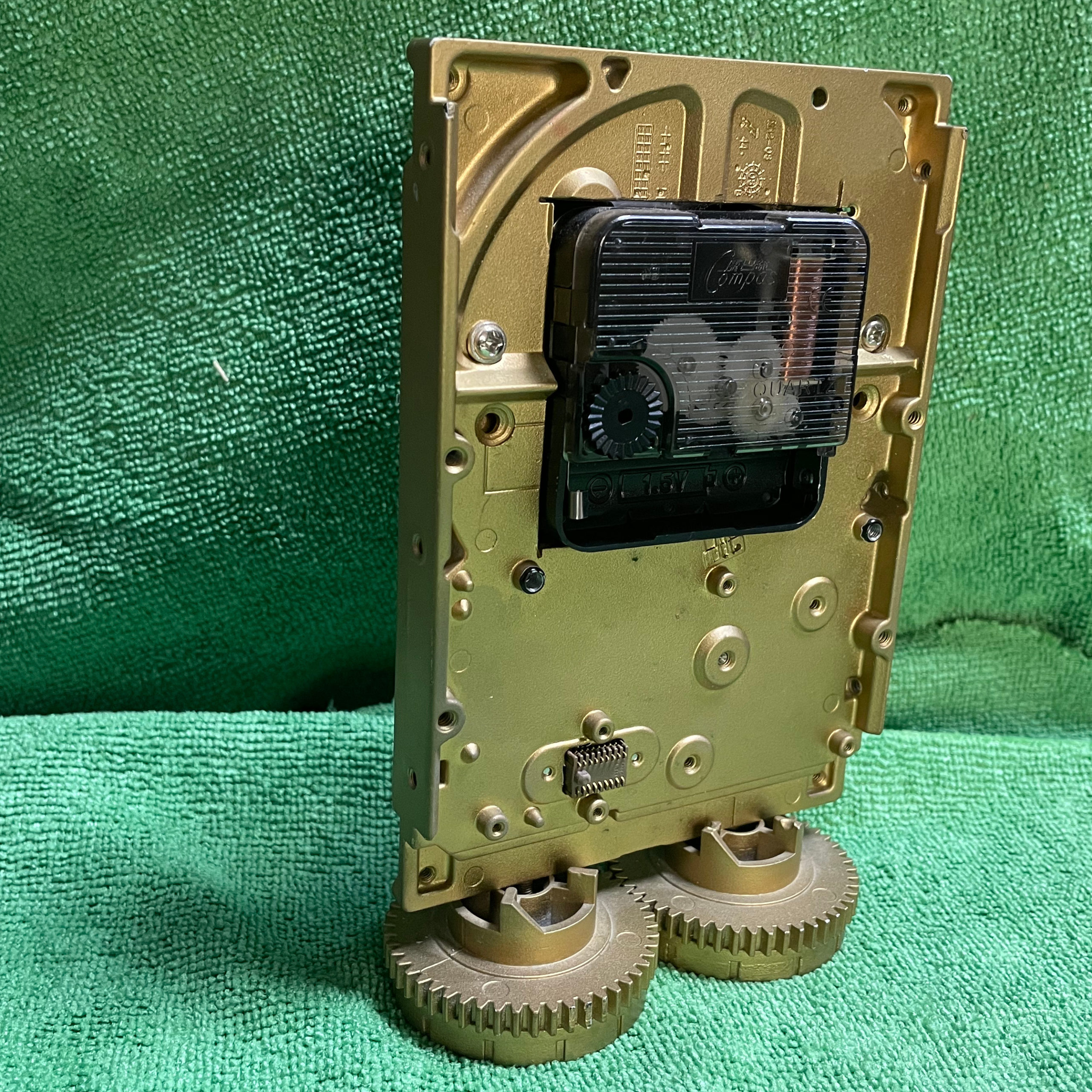 Часы "Gold HDD" — изображение 2